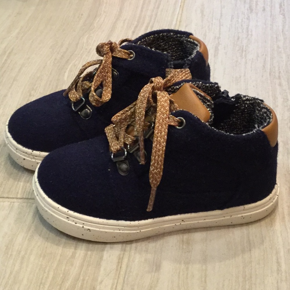 Never Worn  Boys Cat and Jack Sneakers